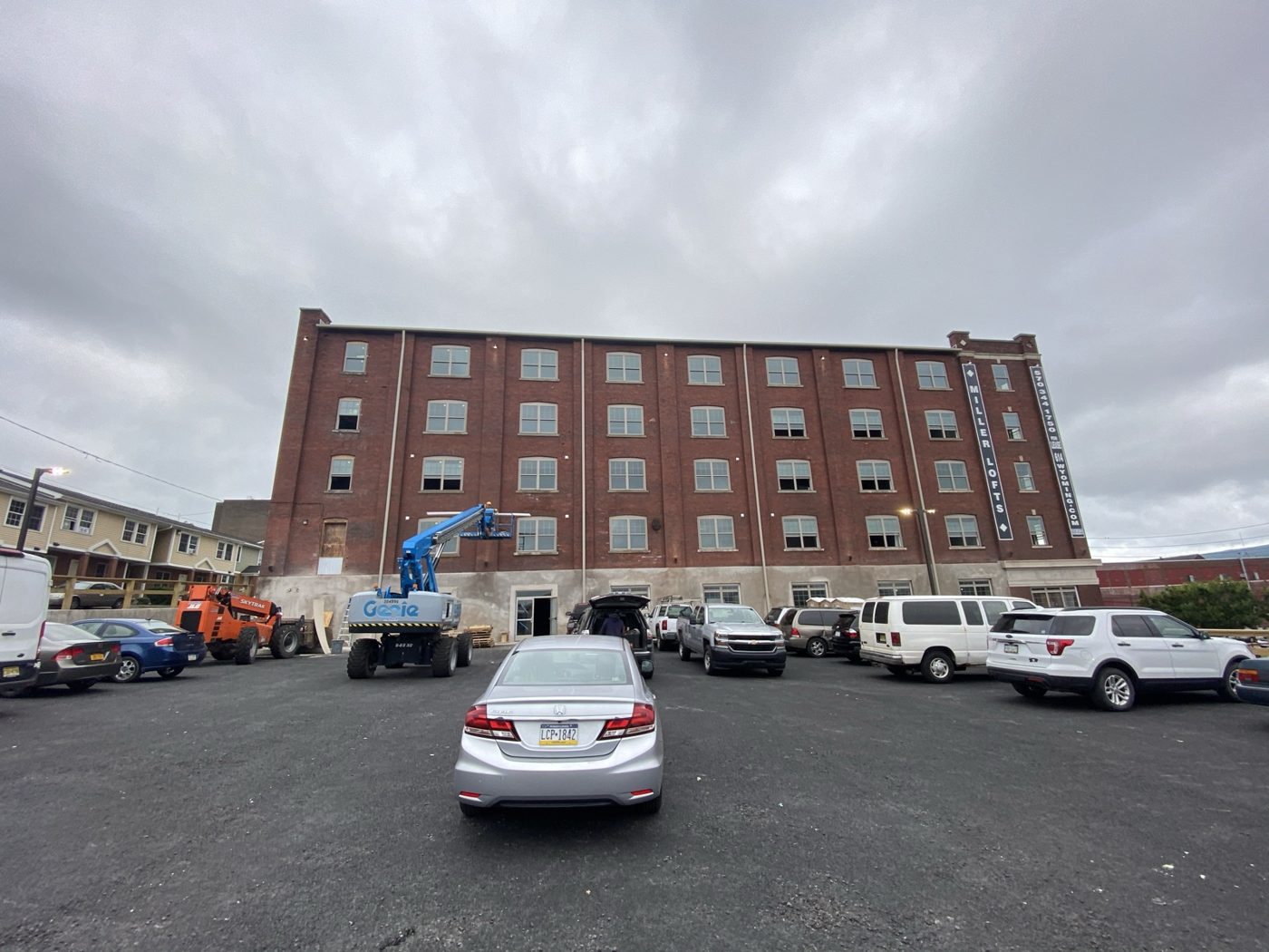 SunMar Group crews on a commercial building project